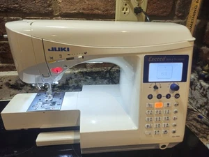 Juki Exceed HZL-F600 Computerized Sewing and Quilting Machine with 225 stitches - Picture 1 of 20