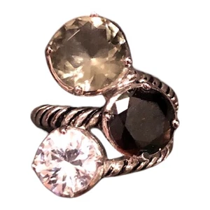 Elegante Anillo Tono Plata Gris Negro Piedras Preciosas Talla 7 - Imagen 1 de 3