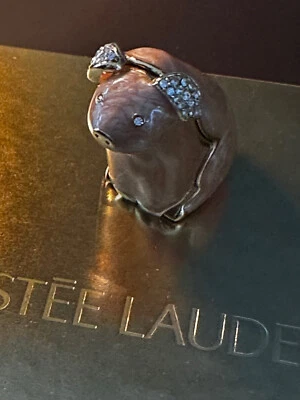 Estée Lauder Solid Parfum PIGGY Pleasures Sammlerstück Swarovski - selten NEU - Bild 1 von 3