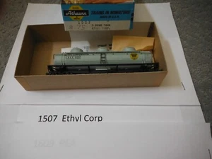 Serbatoio a 3 cupole Athearn 1507 Ethyl Corp EBAX 6007 - Foto 1 di 2