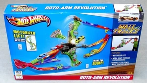 Hot Wheels Roto-Arm Revolution set binari da parete nuovi con scatola sigillata Mattel - Foto 1 di 2