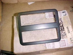 1973 1974 1975 1976 1977 Chevelle nos front fender side marker bezel - Picture 1 of 2