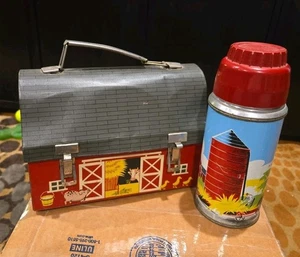 VINTAGE Thermos Brand RED BARN LUNCHBOX AND THERMOS 1950s  - Picture 1 of 19