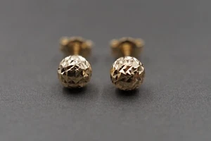 Pendiente de bola brillante de oro amarillo de 14K de 6 mm con corte de diamante. Mujeres Niños Niños Hombres - Imagen 1 de 9