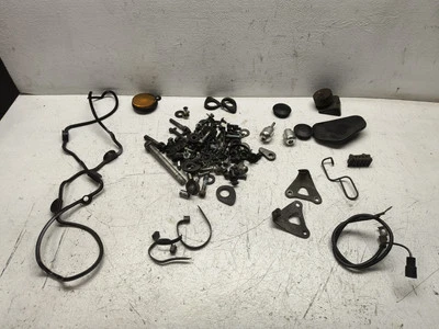 Suzuki Bandit 600 GSF600 1996 OEM chasis mixto motor pernos herrajes juego de pernos Foto 1 de 4