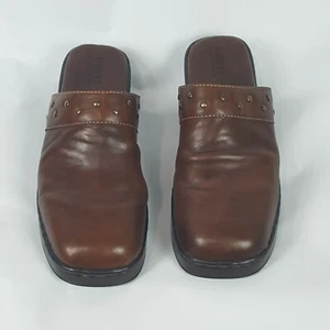 BORN Brown Leather Clogs Womens Comfort Mule Low Heel Beaded Front Sz 8/39 - Picture 1 of 7