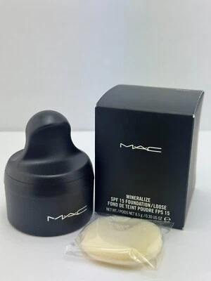 MAC Mineralize Loose Foundation SPF 15 – Deep Dark – 8.5g Powder - Image 1 of 3