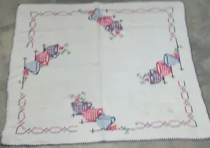 Vintage handgenähte Tischdecke 29 1/2"x28" weiß mit Blumentopf Design. - Bild 1 von 4