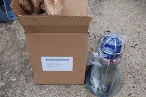 MARCADOR DE LUZ DE APROXIMACIÓN DE PISTA DE AEROPUERTO 88119704-3 LENTE AZUL PROTECTOR SS CUERPO DE ALUMBRE  - Imagen 1 de 3