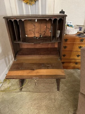 Escritorio de secretaria de 100 años Foto 1 de 4