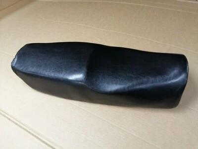 Suzuki RG125 Gamma RG 125 asiento negro Foto 1 de 4