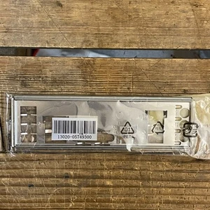 Genuine/Original ASUS Z590m-Plus /O Shield backplate 13020-05749300 - Afbeelding 1 van 1