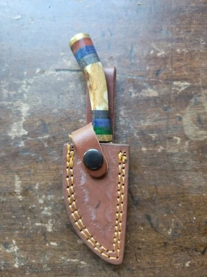 Cuchillo desollador de caza de acero Damasco de 6" mango de ciervo con funda de cuero Foto 1 de 3