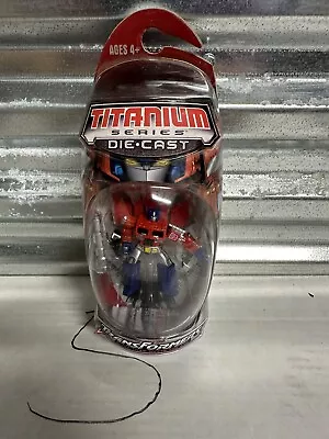 Figura de acción Transformers Titanium Series Optimus Prime 2006 fundido a presión de 3" Foto 1 de 4