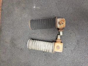 OEM SUZUKI TC TS TC90 TS90 REAR FOOT PEGS PASSENGER FOOTREST FOOT REsT - Picture 1 of 1