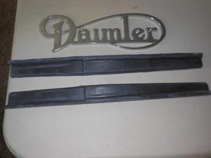 DAIMLER SP250/DART WINDSCREEN SIDE PILLAR RUBBER SEALS- 2- RIGHT & LEFT HAND ITE - Picture 1 of 1