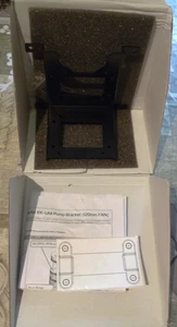 EK Water Blocks WK-UNI Pump Bracket (120mm Fan) Vertical 3830046997999 - Bild 1 von 4
