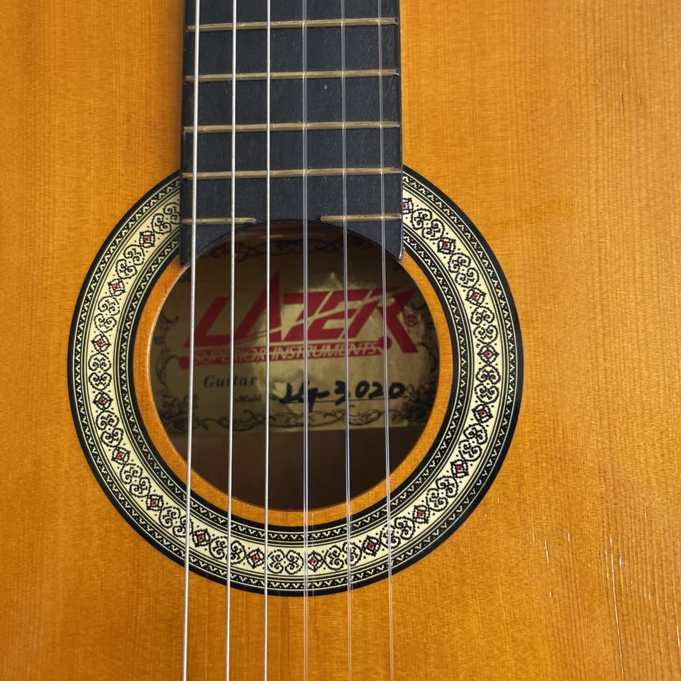 GUITARRA CLÁSICA LAZER Modelo LG 3020  Foto 1 de 4