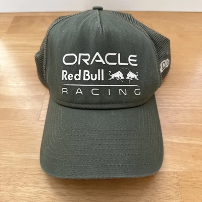  Gorra New Era Oracle Red Bull Racing Oficial Trucker Snapback, Verde Oliva  Foto 1 de 4