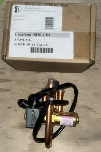 Bosch 8733941816 Reversing Valve NEW - Picture 1 of 3
