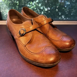 Zapatos cómodos Dansko Livie talla 39 (US 8.5-9) mocasín de cuero marrón hebilla punta de ala - Imagen 1 de 18