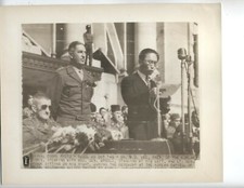 1945 SEOUL KOREA VINTAGE PHOTO MAJ. GEN ARNOLD ALLIED TROOPS WELCOMING 8X10