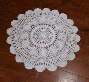 Vintage 30" Hand Crocheted * White Doily Table Cover Topper Tablecloth - Picture 1 of 4