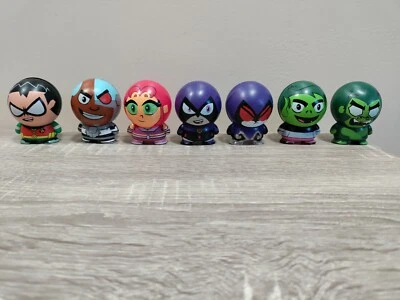 Lote de 7 bonecos colecionáveis Teen Titans Go construíveis, Starfire, Beast Boy, Robin - Imagem 1 de 4
