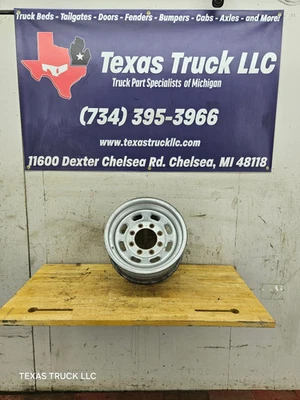 Llanta de acero de 16" Ford F250 F350 Super Duty Excursion 1999-2004 Foto 1 de 4