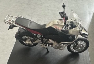 Maisto 1:12 BMW 1200 GS Modell weiß-rot - Bild 1 von 3