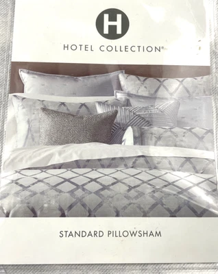 Hotel Collection Размерный СТАНДАРТНЫЙ Sham Серебристый/Синий 20x28 Первоначально $120 - Изображение 1 из 4