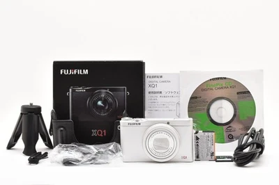 [NEAR MINT in/Box] Fujifilm XQ1 Silver 12.0 MP Compact Digital Camera From JAPAN - Image 1 of 4