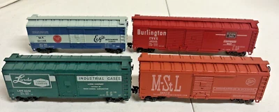 Athearn HO Scale Lot of Four Rolling Stock Model kit including Burlington Boxcar - Image 1 of 4