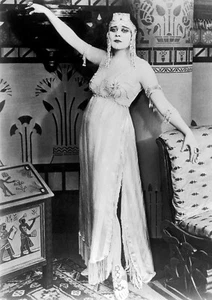 Theda Bara Monochrome Photo Print 13 (A4 Size-210 x 297mm-8.5" x 11.75") - Picture 1 of 2