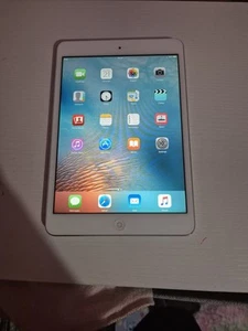 Apple iPad mini 1st Gen 16GB Wi-Fi 7.9in Silver grade b used - Picture 1 of 12