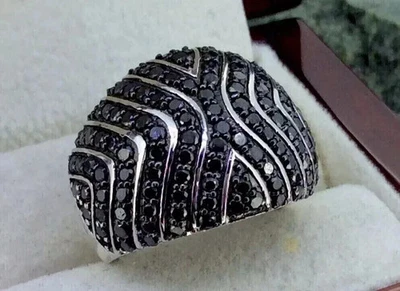Anillo meñique de boda para hombre enchapado en oro blanco de 14 quilates con diamantes negros creados en laboratorio de 2 quilates Foto 1 de 4