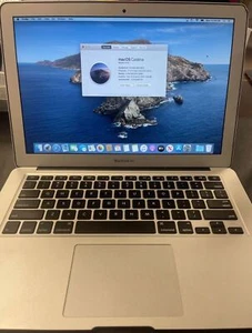 Apple MacBook Air 13" 64GB SSD, Intel Core i5, 1.70GHz, 4GB RAM Notebook Laptop - Picture 1 of 12
