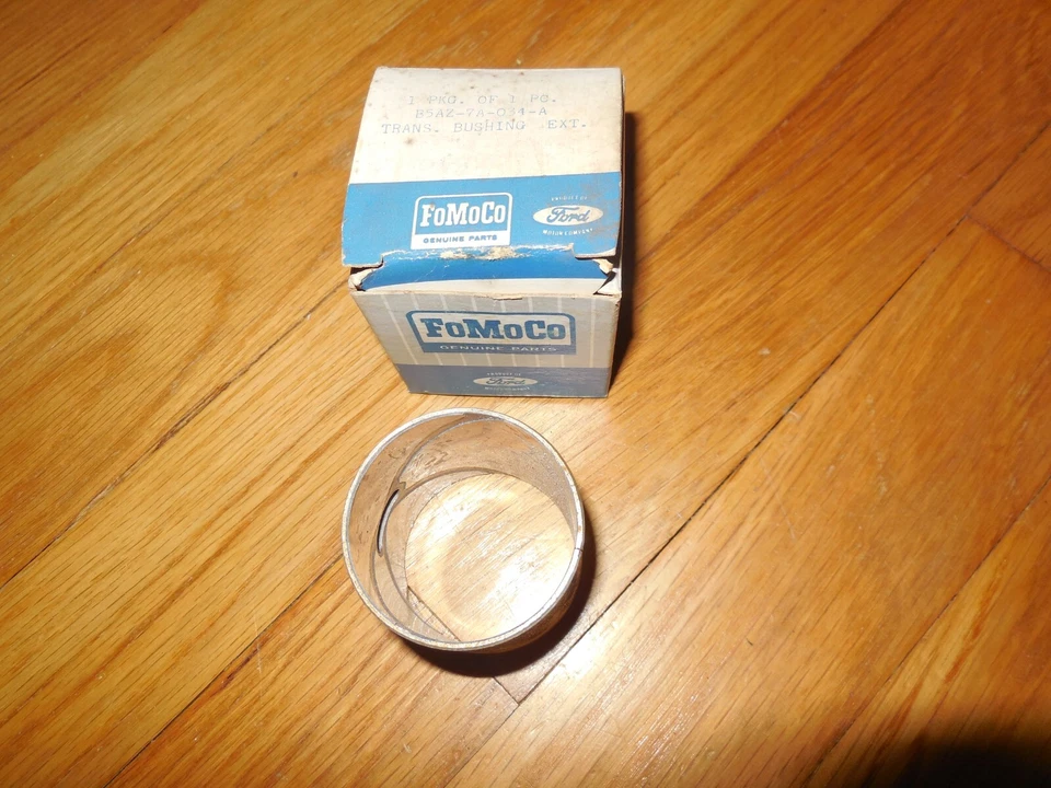 Bucha de eixo traseiro NOS 1960-1965 Ford Galaxie 352 390 3spd B5AZ-7A034-A - Imagem 1 de 2