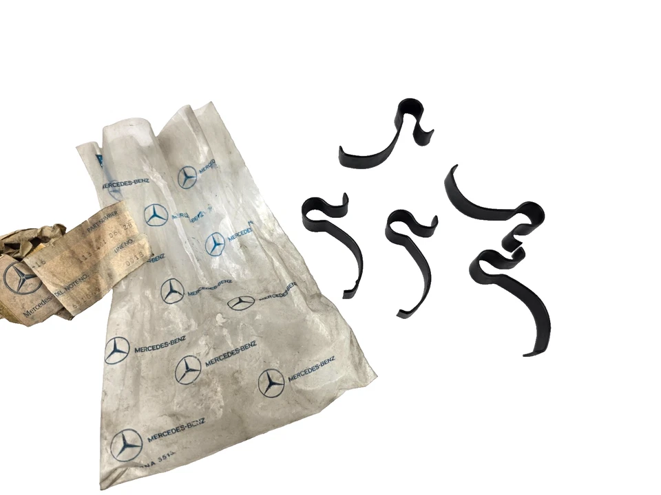 Clip de anillo de belleza Mercedes Benz 1134010628 W111 W113 230SL 250SE 300SE NUEVO DE STOCK 5 piezas Foto 1 de 2