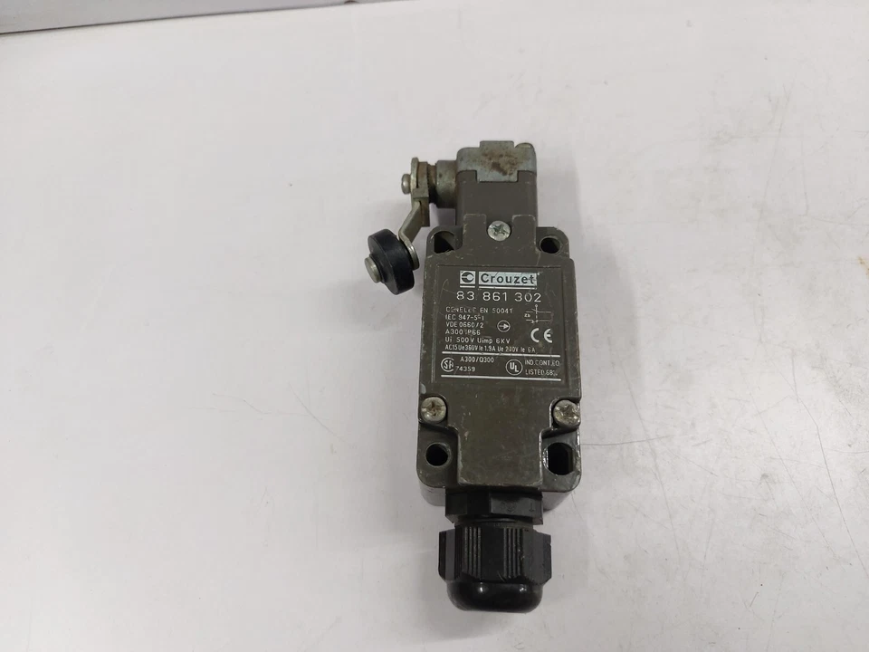 CROUZET 83 861 302 Limit Switch Ui500V Uimp6KV AC15Ue360V Ie1.9A Ue240V le 6A - Image 1 of 3