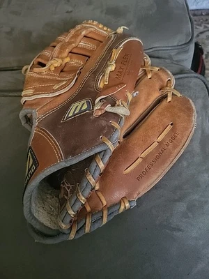 Mizuno MT 580 Super Flex Professional Model LHT 13" Leatherl Baseball Glove - Image 1 of 4
