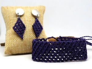 Pulsera y pendientes MORADO trenzado macramé artesanal en hilo encerado - Imagen 1 de 8
