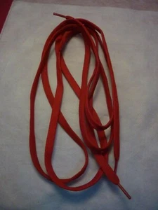 SCARCE VINTAGE 70's FLAT SHOE LACES  NOS  RED 52" LONG OLD STOCK  - Picture 1 of 2