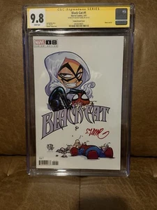 Black Cat #1, vol 2 - (2021) - Skottie Young Variant - Signed - Marvel - CGC 9.8 - Picture 1 of 3