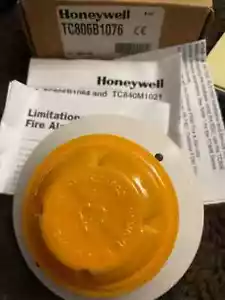 Honeywell TC806B1076 Rilevatore di fumo fotoelettrico intelligente - Foto 1 di 3