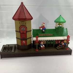 1993 TOY STATE Christmas Magic NORTHPOLE TRAIN STATION TALKING LIGHTS - Picture 1 of 8