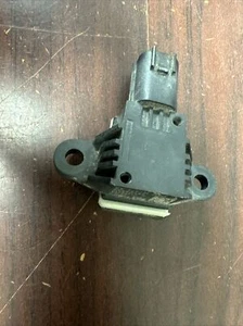 SENSOR DE IMPACTO DELANTERO FORD F150 (P) PN: DG13-14C676-AA - Imagen 1 de 4