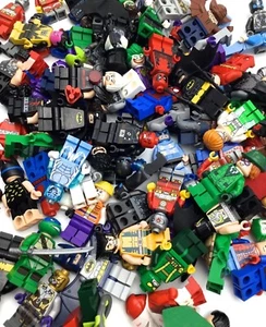 1 Figure Lego Superhero Minifigures Randomly Selected Hero Figs DC Marvel Comics - Imagen 1 de 3