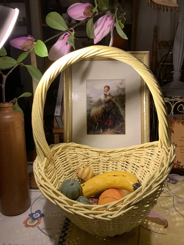 Vintage French Country Handled Yellow Wicker Gathering Basket~12”~Farmhouse Cover