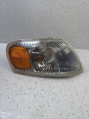 1998-2002, Toyota 4Runner, Passenger Park Lamp-turn Signal OEM Foto 1 de 4